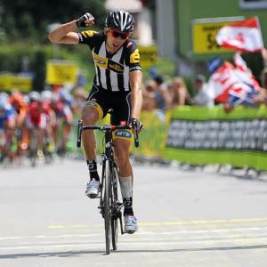 Johann-van-Zyl-Celebrates-150709MTN300