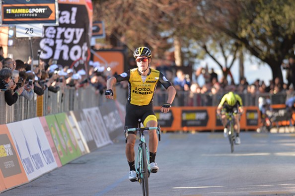 2018-tirreno-03-roglic-primoz-finish-02