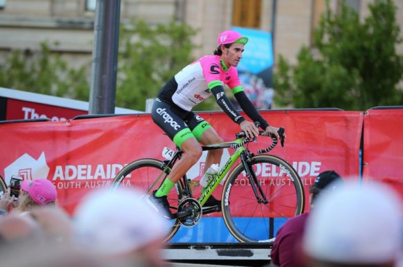 20186393-405776-800x531